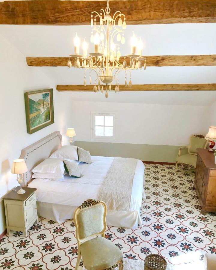 Bed and Breakfast Domaine De La Brave Pernes-les-Fontaines Exterior foto
